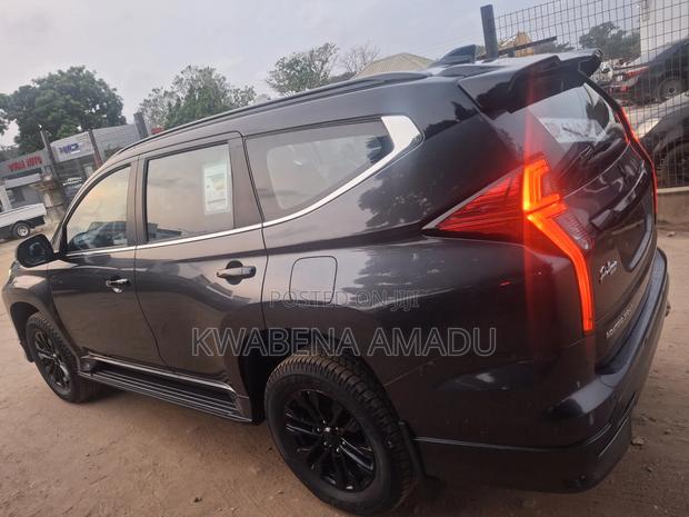 New Mitsubishi Montero 2023 Gray