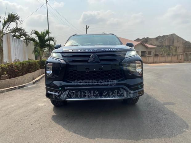 New Mitsubishi Montero Sport 2023 Black