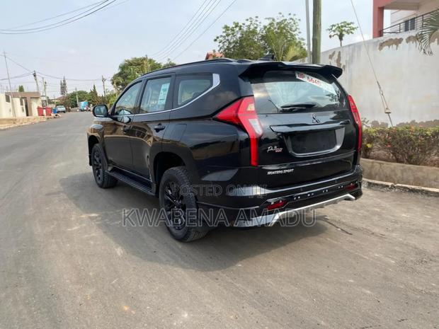 New Mitsubishi Montero Sport 2023 Black