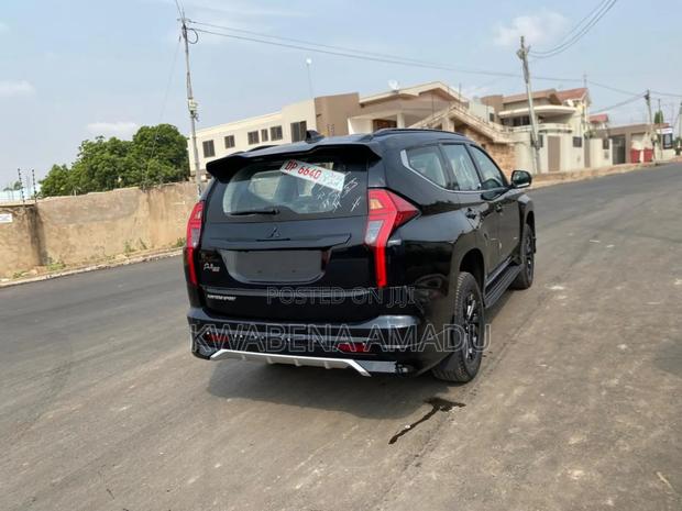 New Mitsubishi Montero Sport 2023 Black