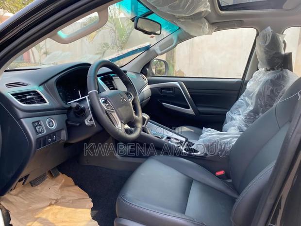 New Mitsubishi Montero Sport 2023 Black