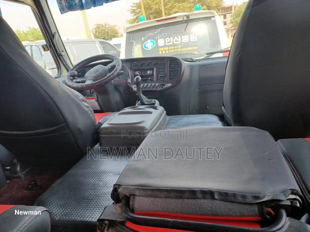 Hyundai County 2012 Beige