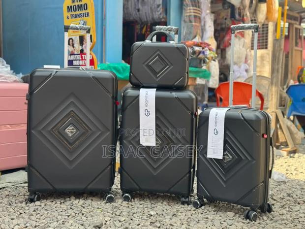 High Durability Anticrake Luggages With Cosmetic Bag · Photo 2