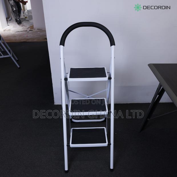 150kg Capacity 3 Step Ladder photo 2
