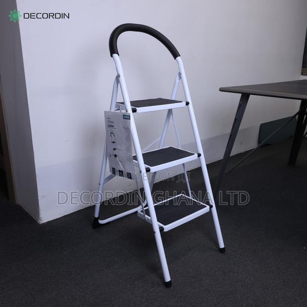 150kg Capacity 3 Step Ladder photo 3