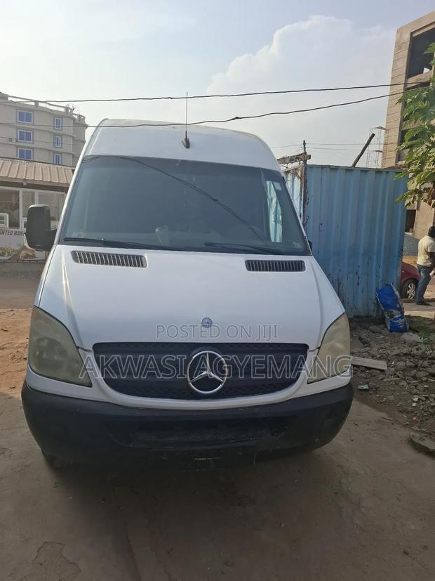Mercedes-Benz Sprinter 2012 White · Photo 1