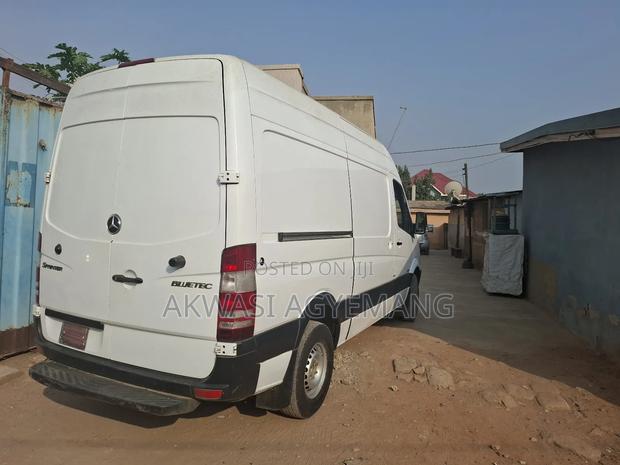 Mercedes-Benz Sprinter 2012 White · Photo 4