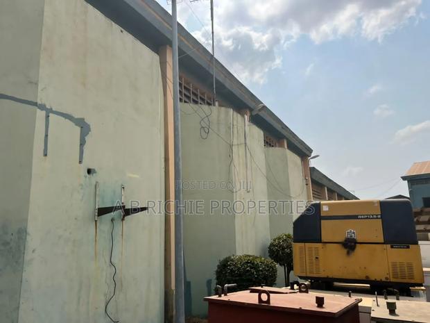 750sqm Warehouse for Rent at Achimota · Photo 1