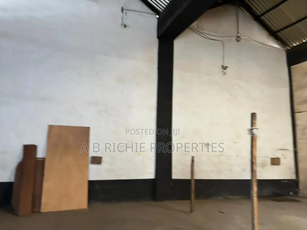 750sqm Warehouse for Rent at Achimota · Photo 3