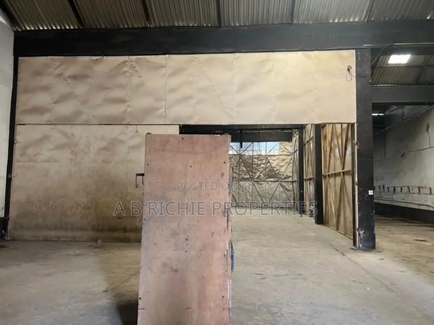 750sqm Warehouse for Rent at Achimota · Photo 4
