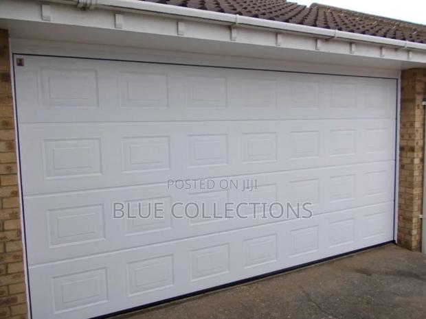 18×8 Stylish Automated Garage Door · Photo 2