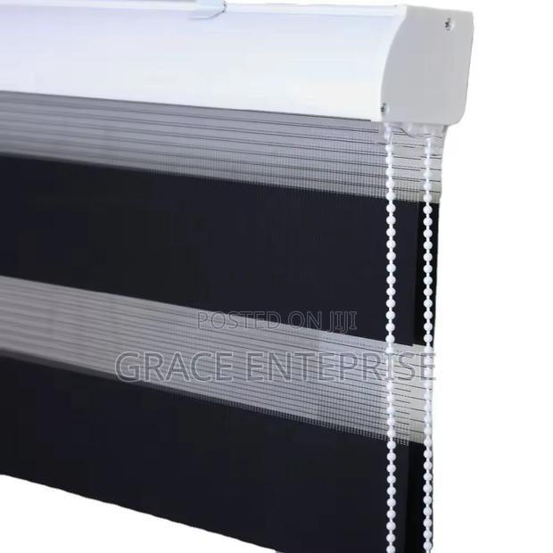 High Quality Material Blinds Available in Different Colors · Photo 2