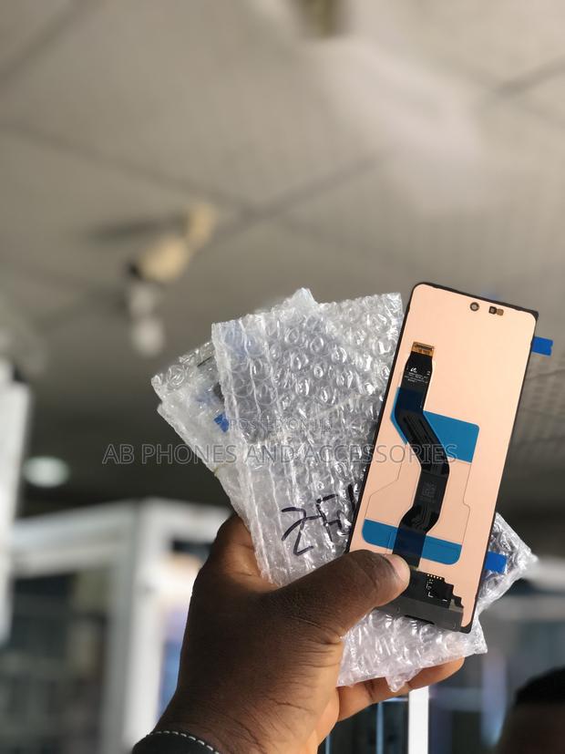 Z Fold 5 Screen Screen Replacement · Photo 1