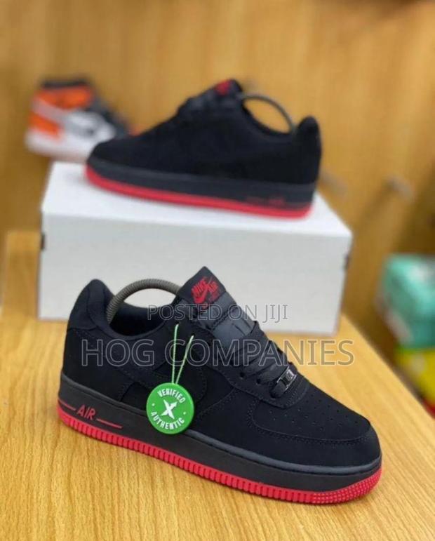 Nike Airforce 1 Low Black University Red Sneakers · Photo 3