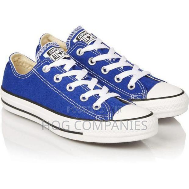Blue Chuck Taylor Converse Canvas in Accra- Fast Delivery in 2 Hours · Photo 3
