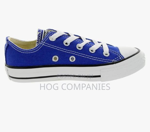 Blue Chuck Taylor Converse Canvas in Accra- Fast Delivery in 2 Hours · Photo 4