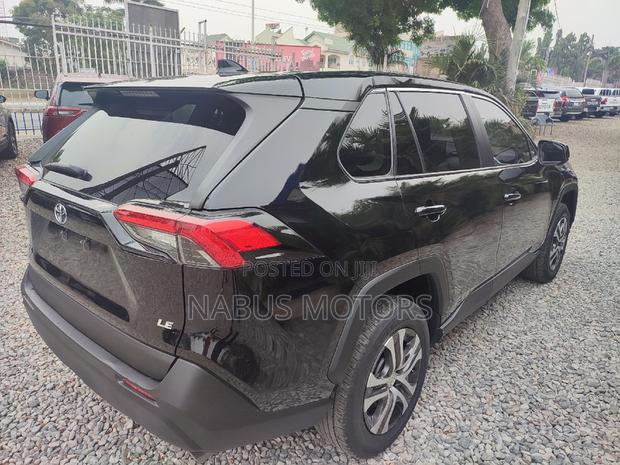 Toyota RAV4 LE 2022 Black