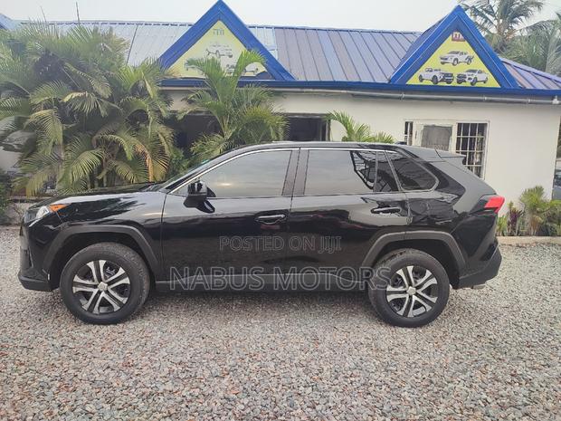 Toyota RAV4 LE 2022 Black