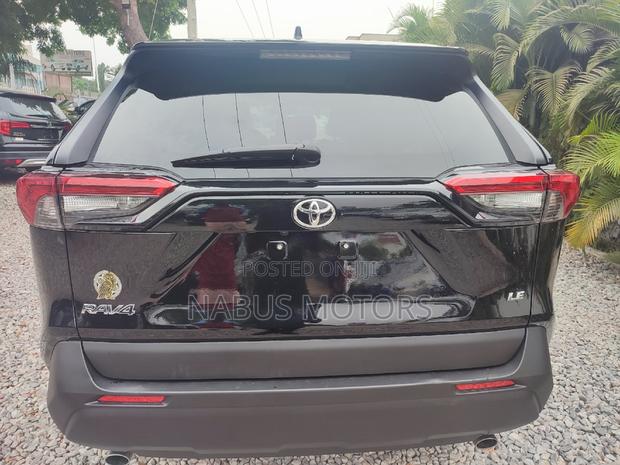 Toyota RAV4 LE 2022 Black