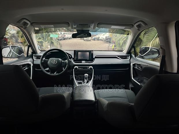 Toyota RAV4 LE 2022 Black