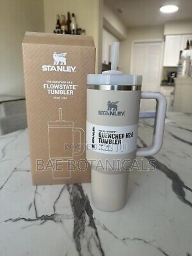Stanley Flow State Tumbler (40oz / 1.18 Liter) · Photo 4