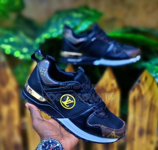 Louis Vuitton Women Sneakers · Photo 4