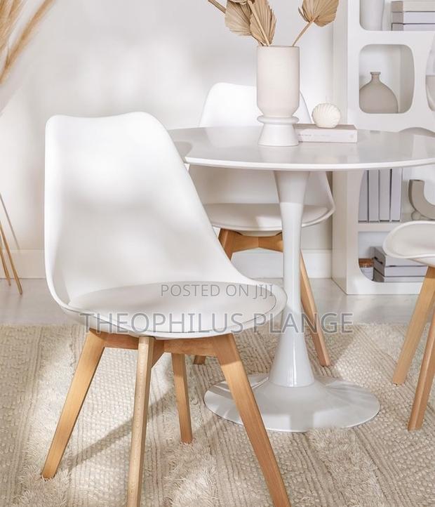 Scandy Pyramid Nordic Chair · Photo 3