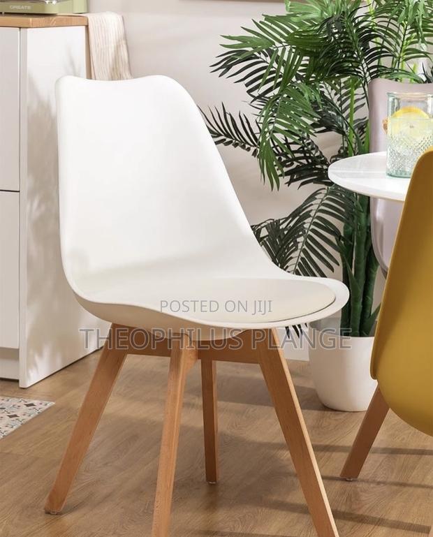 Scandy Pyramid Nordic Chair · Photo 4