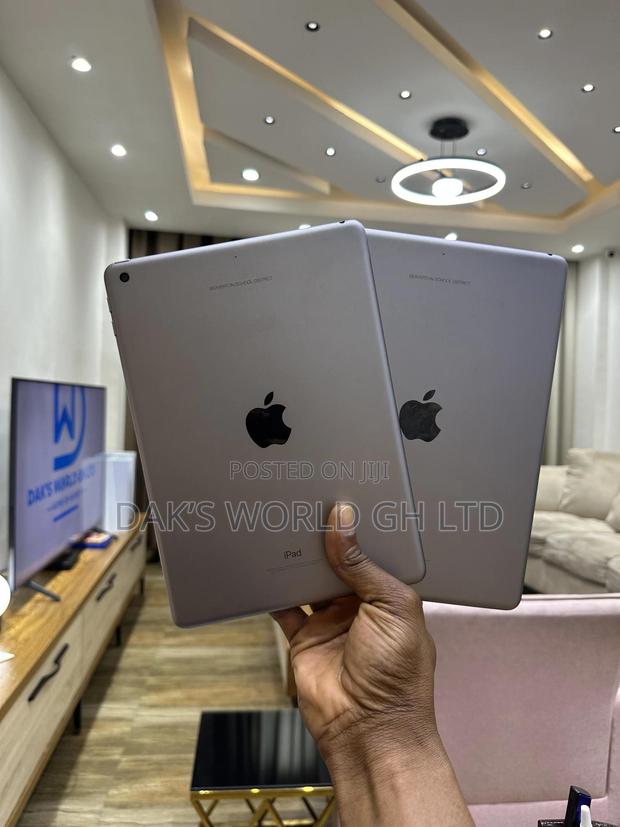 Apple iPad 9.7 32 GB Green · Photo 4
