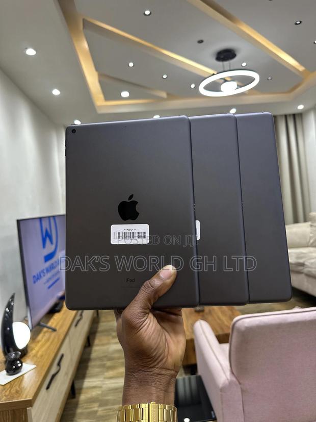 Apple iPad 10.2 (2019) 32 GB Gray · Photo 3