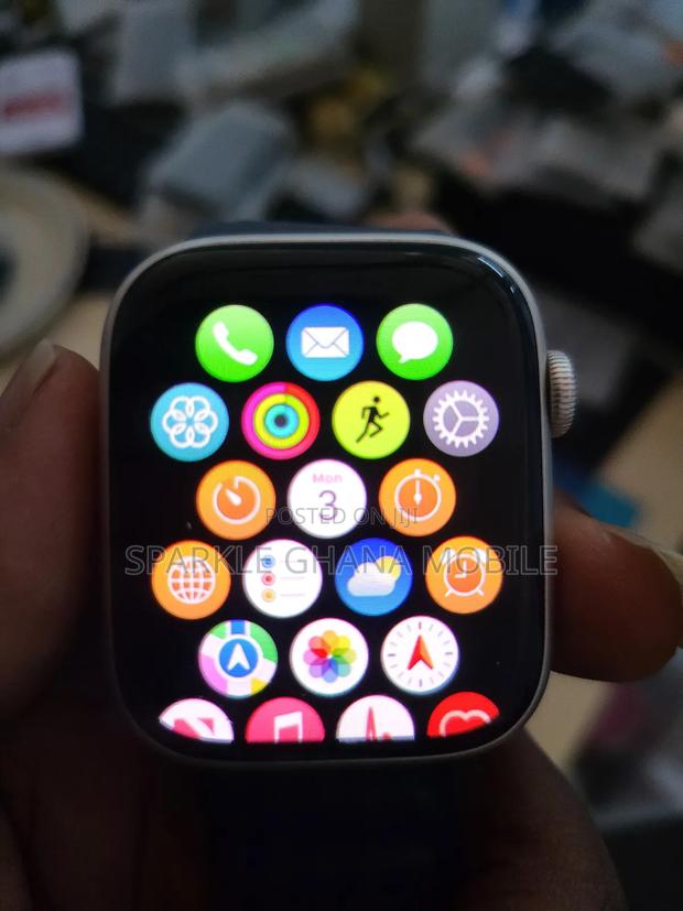 Apple Watch SE 40mm Icloud Screen photo 3