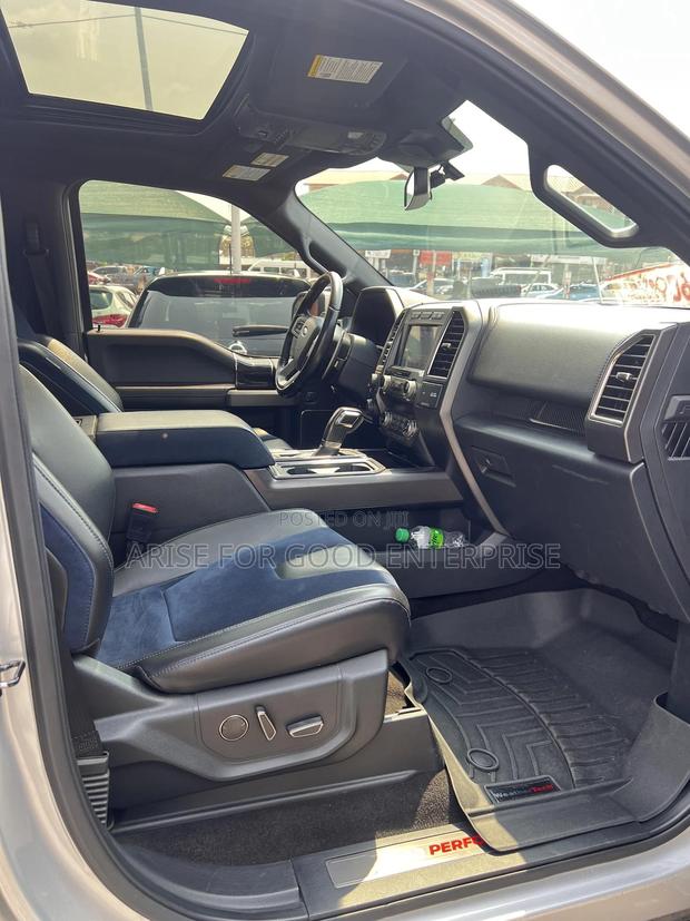 Ford F-150 Lariat 4x4 SuperCrew Cab Styleside 5.5 ft. box 145 in. WB photo 9
