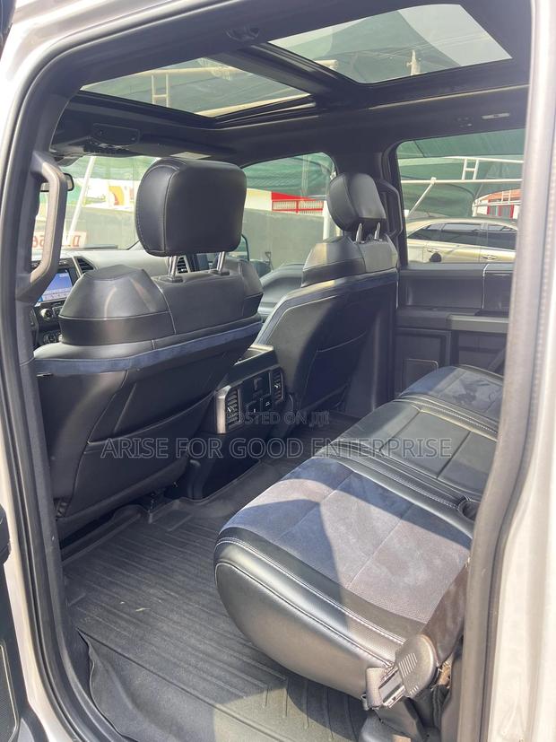 Ford F-150 Lariat 4x4 SuperCrew Cab Styleside 5.5 ft. box 145 in. WB photo 10