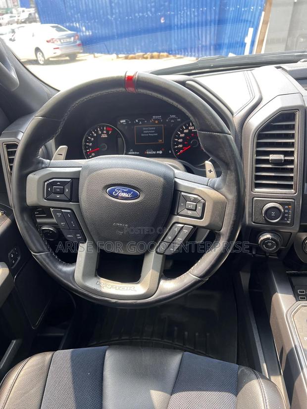 Ford F-150 Lariat 4x4 SuperCrew Cab Styleside 5.5 ft. box 145 in. WB photo 16