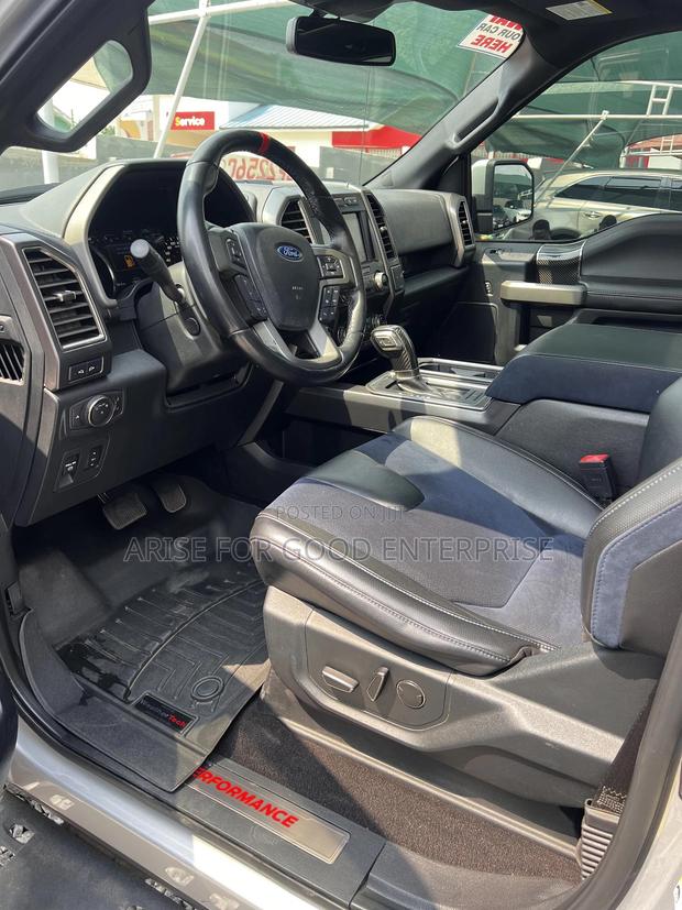 Ford F-150 Lariat 4x4 SuperCrew Cab Styleside 5.5 ft. box 145 in. WB photo 8