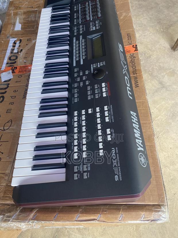 Yamaha Moxf6 · Photo 3