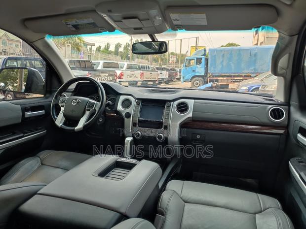 Toyota Tundra 2017 Black