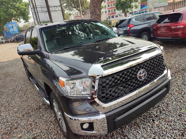 Toyota Tundra 2017 Black