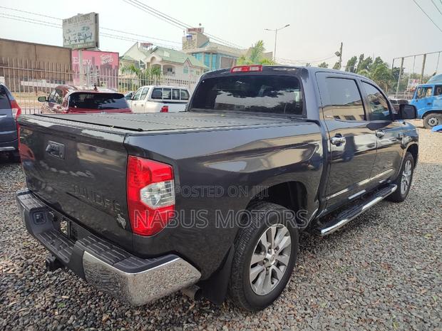 Toyota Tundra 2017 Black