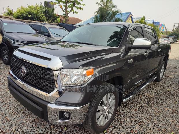 Toyota Tundra 2017 Black