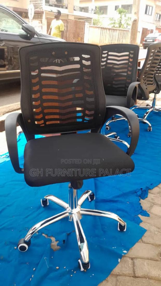 Swevil Chair for Office · Photo 4