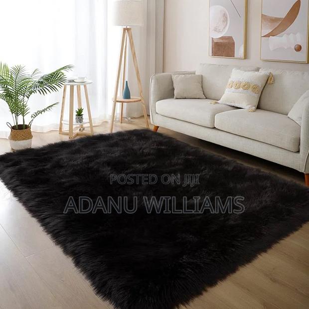 Ultra Luxury Modern Heavy Fluffy Bedside Mat · Photo 3