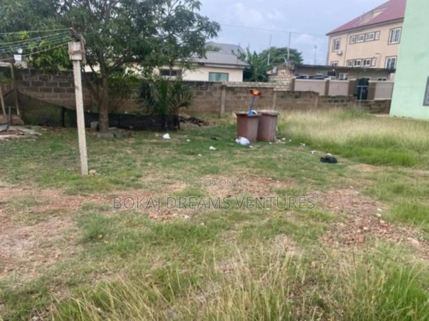 Half Plot of Land for Sale · Photo 4
