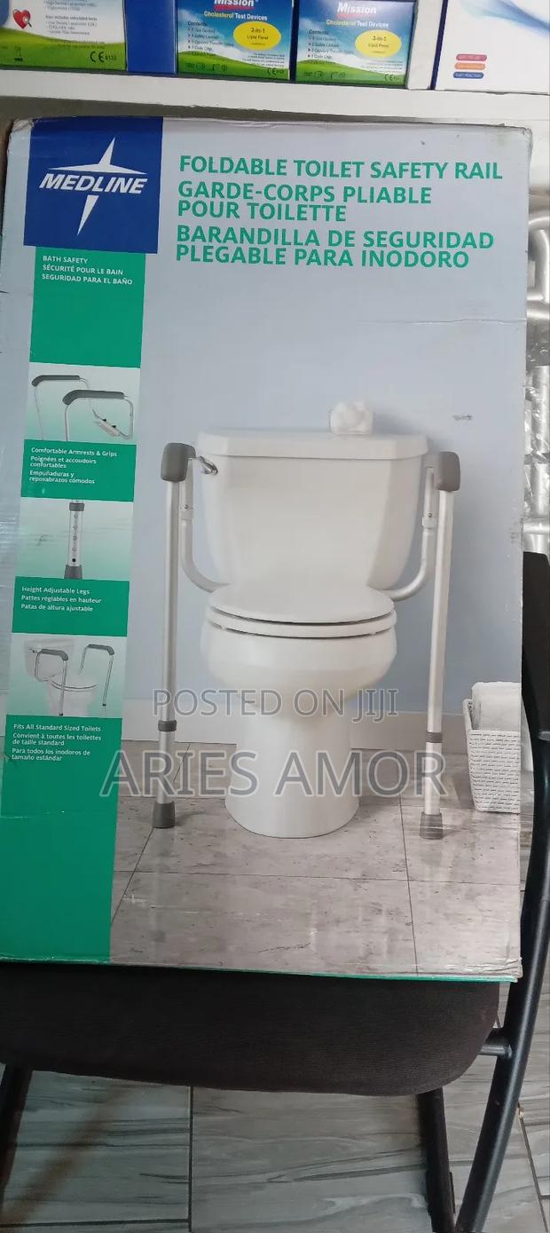 Foldable Toilet Safety Rail · Photo 2