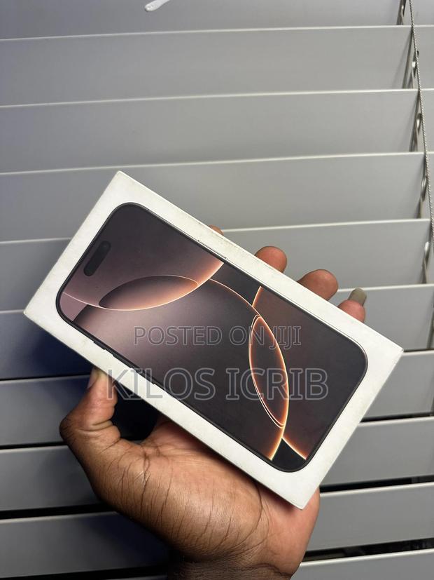 New Apple iPhone 16 Pro 128 GB Gold photo 2