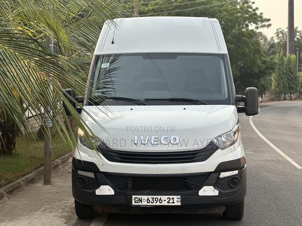 Iveco Crossway 2017 White