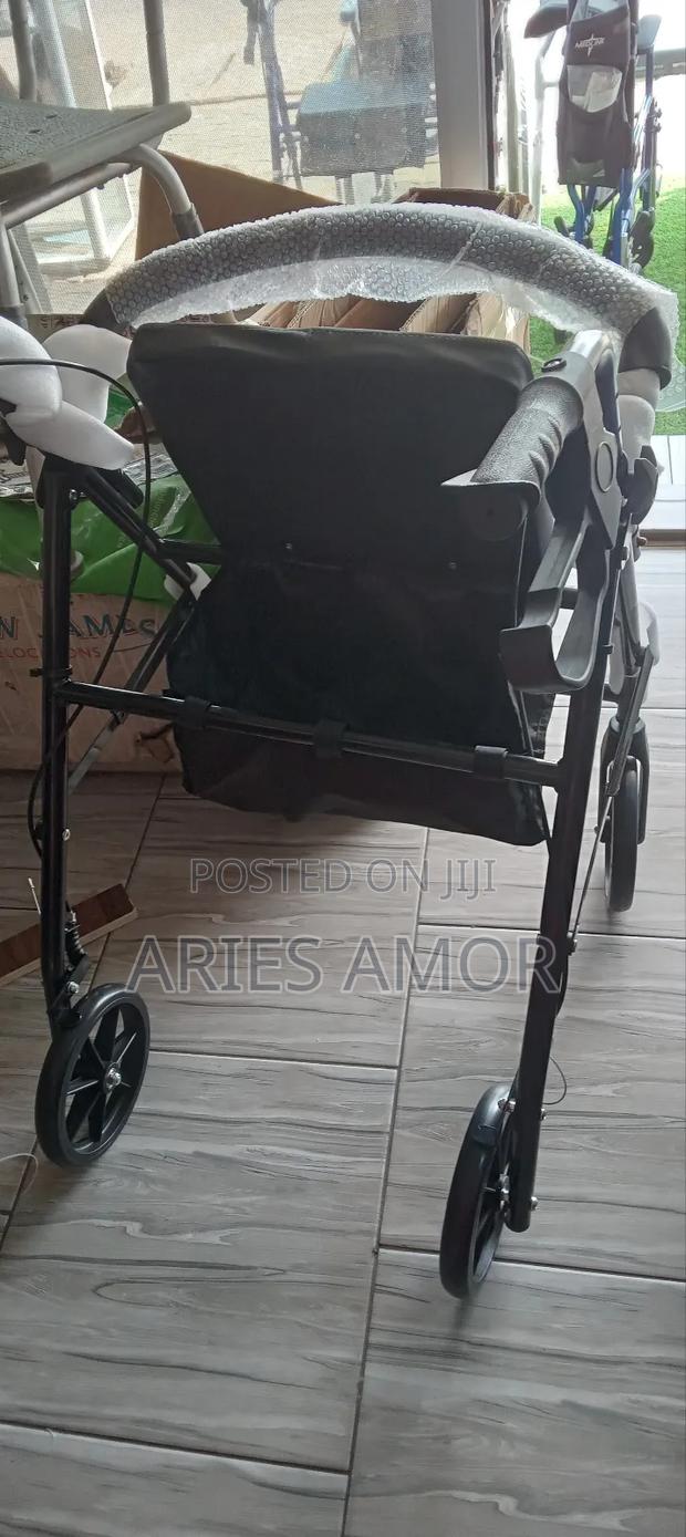 Rollator American Type · Photo 4