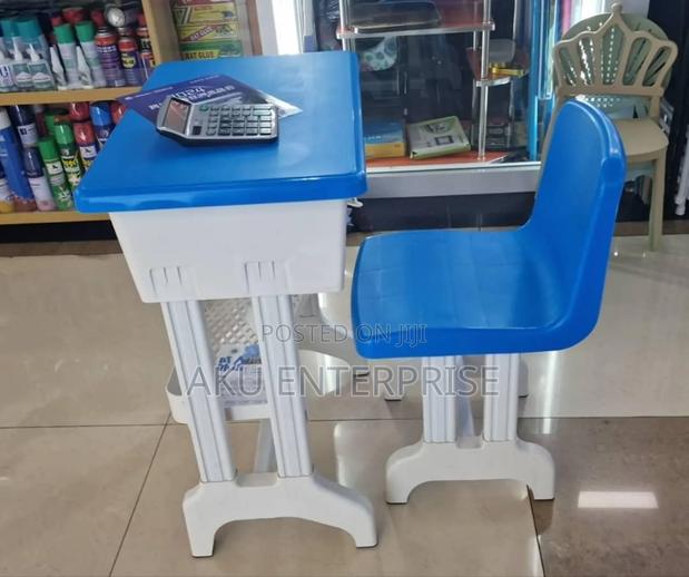 Kids Study Table and Chair · Photo 3
