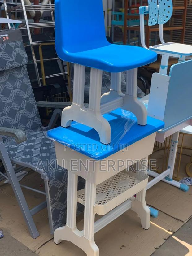 Kids Study Table and Chair · Photo 4