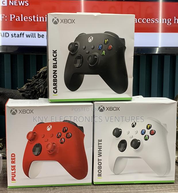 Xbox Series X S Controller · Photo 4